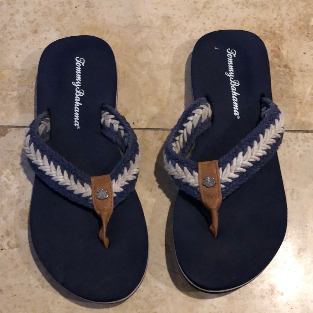 Tommy Bahama Sz. 8 Womens blue and crème Strap Flip Flops Flat Sandals preowned